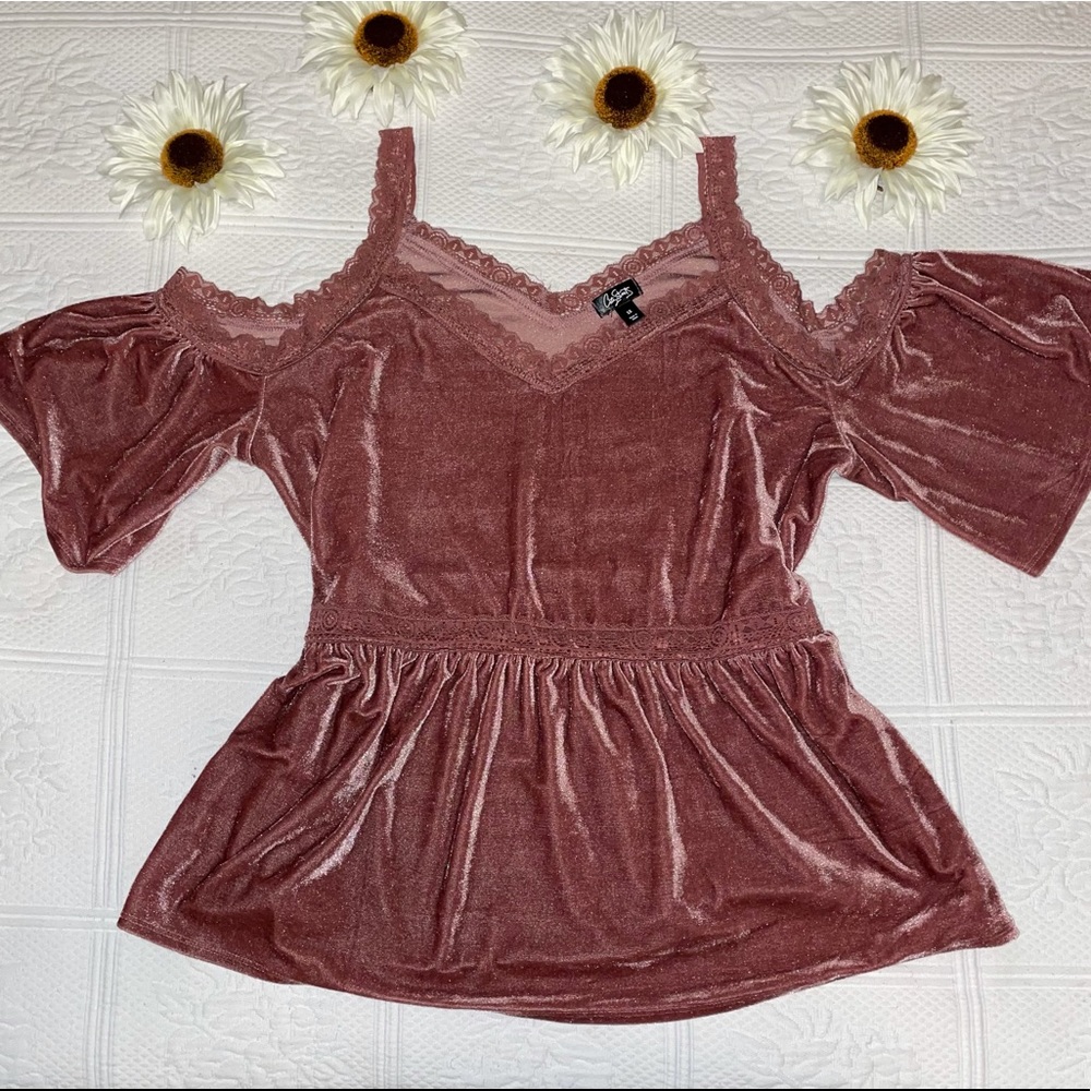 City Streets top w/ sleeves